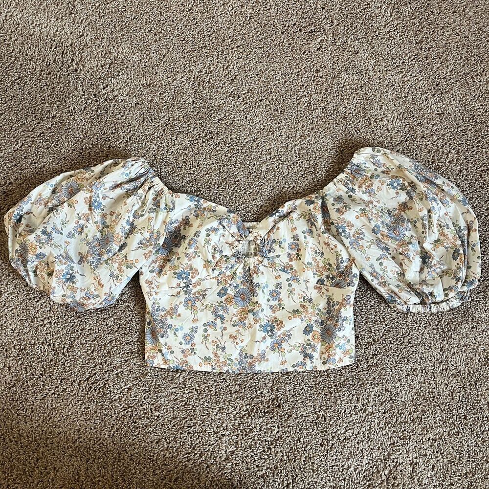 Abercrombie & Fitch Top Womens M White Floral Cropped Puff Sleeves Keyhole NWT